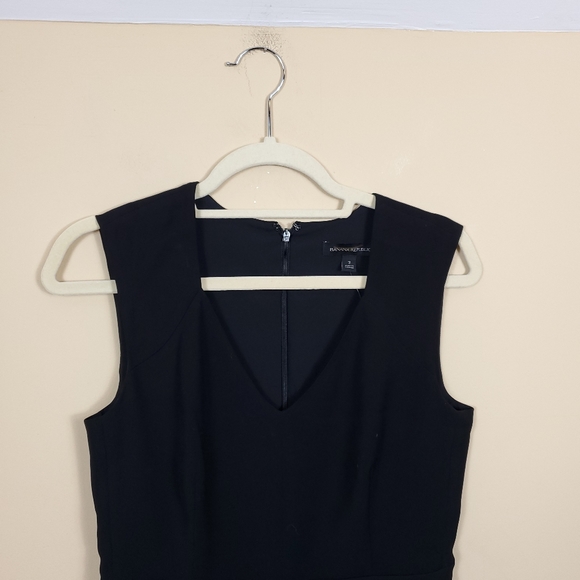 Banana Republic V-Neck Jumpsuit in Black NWOT - Picture 5 of 10